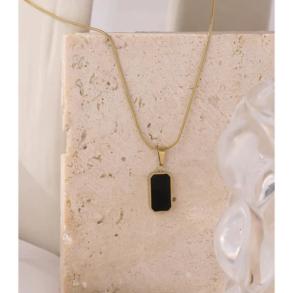 CUEEN BLACK RECTANGLE PENDANT NECKLACE