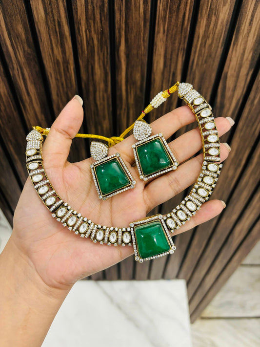 Stunning Emerald and Diamond Necklace Set